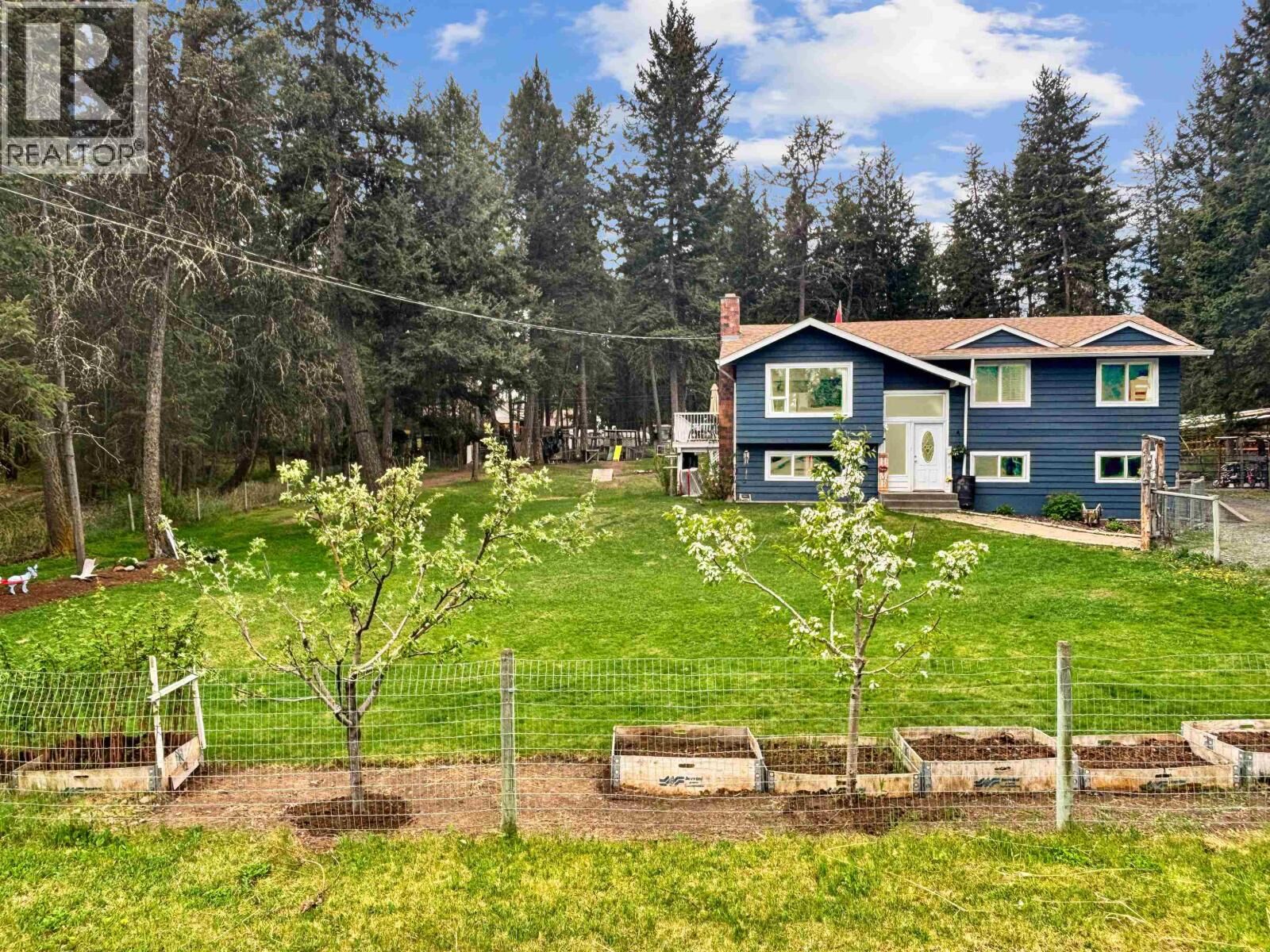 Property Photo: 5047 Easzee Drive BC V0K 2Z0