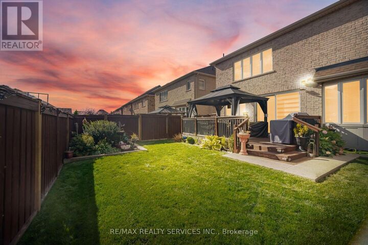 Property Photo: 54 Wishing Well Crescent ON L7C 3R2