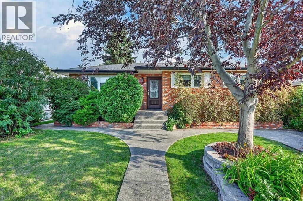 Property Photo: 624 24 Avenue Northeast AB T2E 1X3