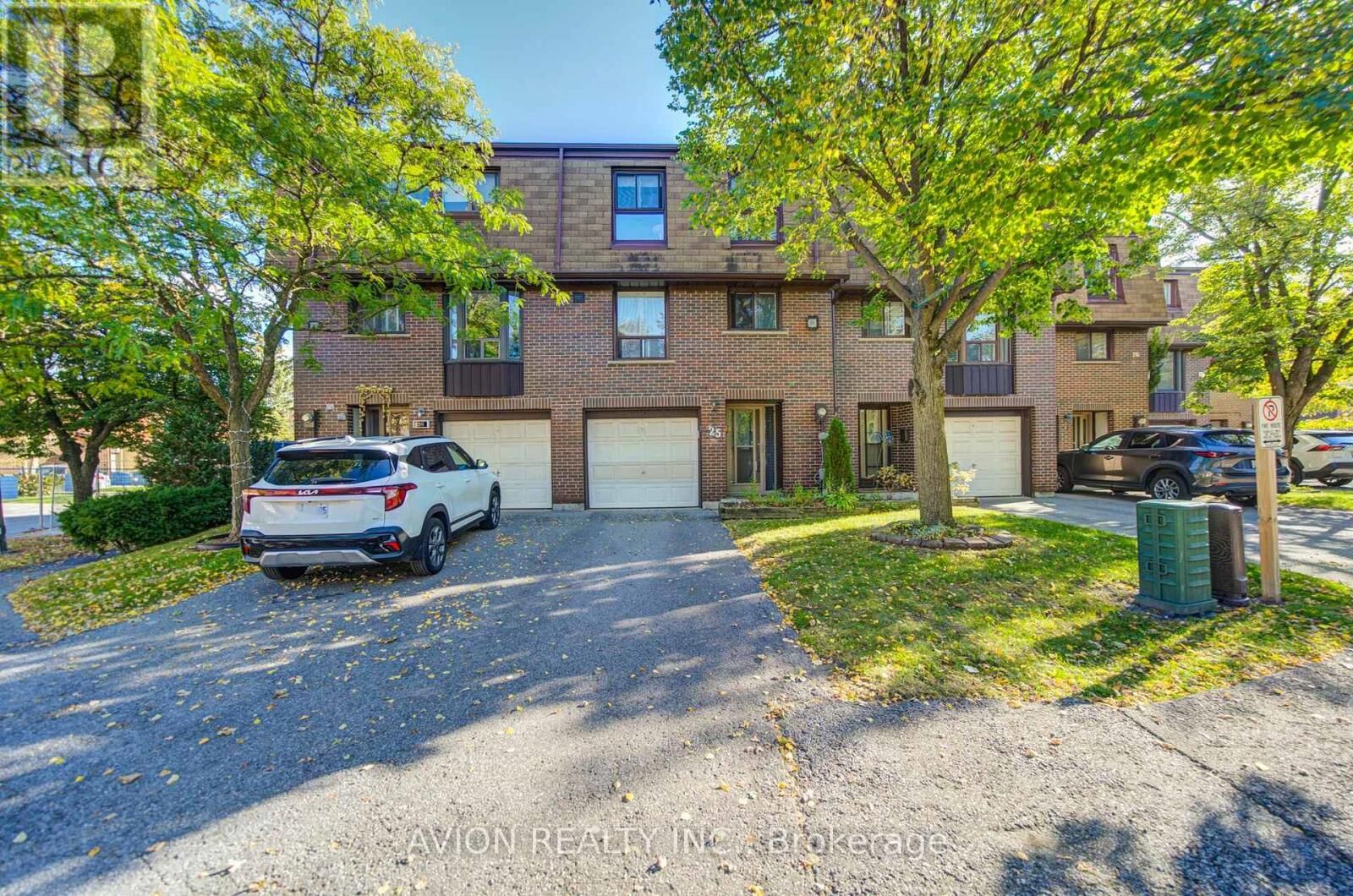 Property Photo:  11 Plaisance Road 25  ON L4C 5H1 