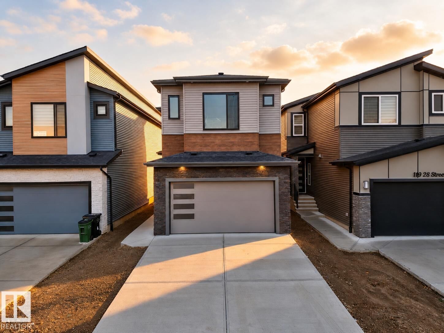Property Photo:  115 28 St SW SW  AB T6X 1A7 