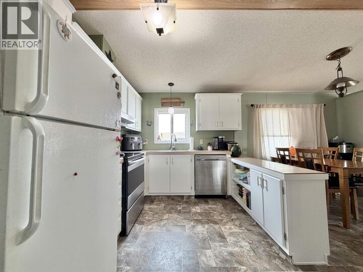 Property Photo:  770 Eleventh Avenue 83  BC V2G 2M4 
