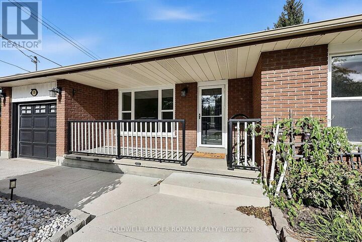 Property Photo:  130 Queen Street  ON L9R 1K6 