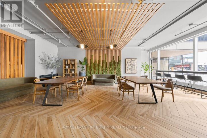 Property Photo:  161 Laurier Avenue West 808  ON K1P 5J2 