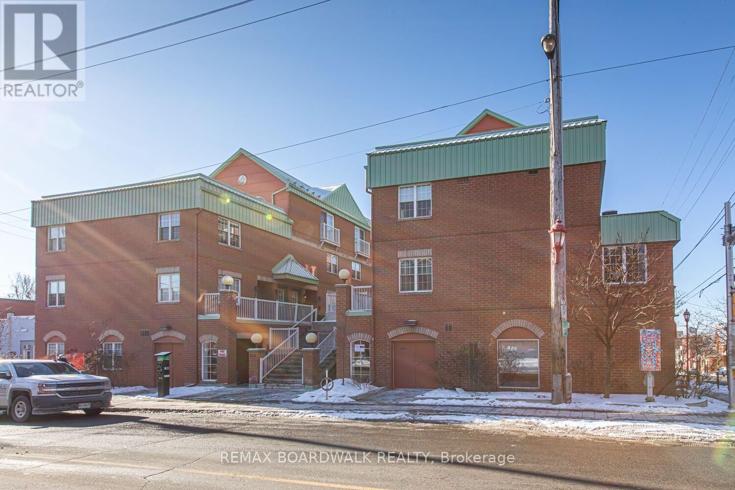 Property Photo:  130 Rochester Street 6  ON K1R 0A3 