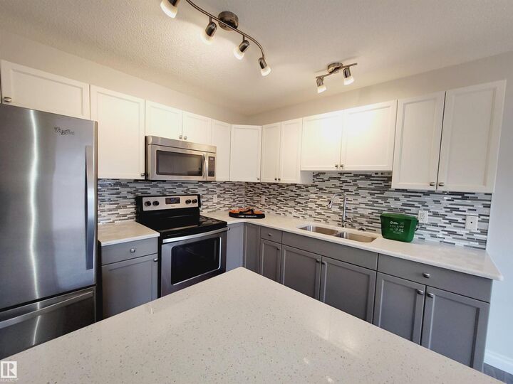 Property Photo:  #25 445 Brintnell Bv NW  AB T5Y 0V5 