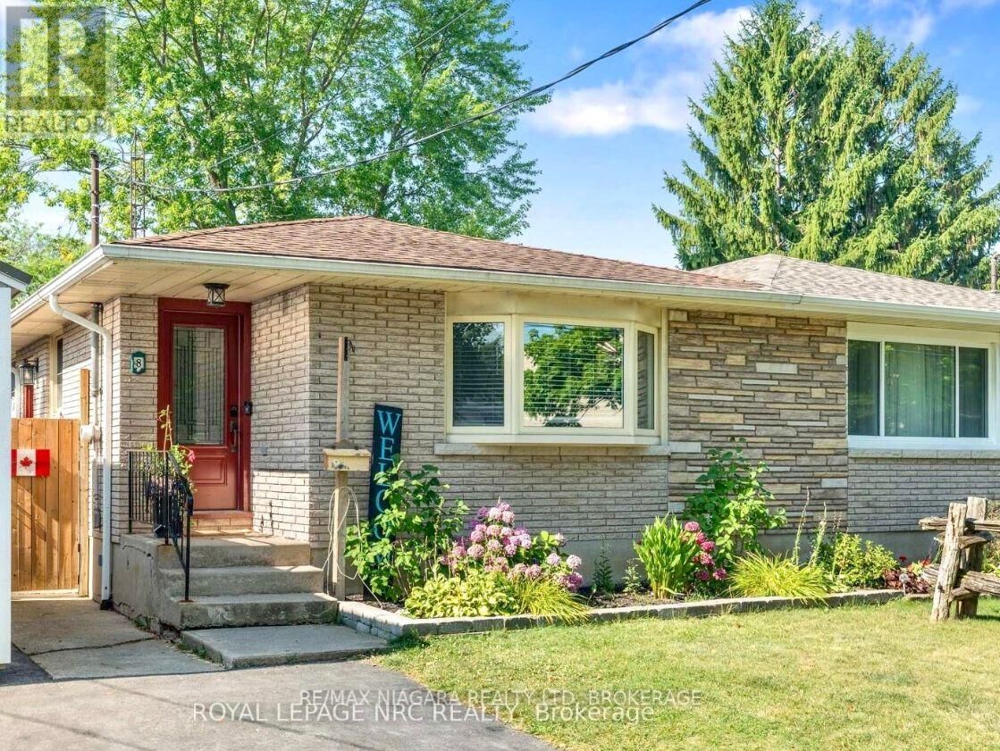Property Photo:  8 Lakehurst Drive  ON L2N 4C2 