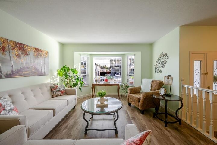 Property Photo:  32145 Clinton Avenue  BC V2T 5B5 