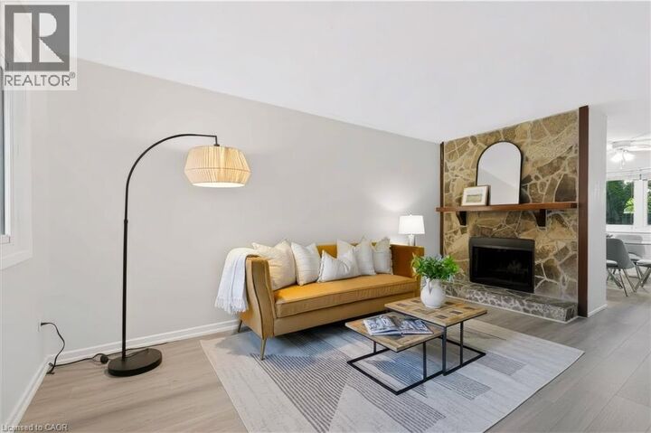 Property Photo:  121 University Avenue East 102  ON N2J 4J1 