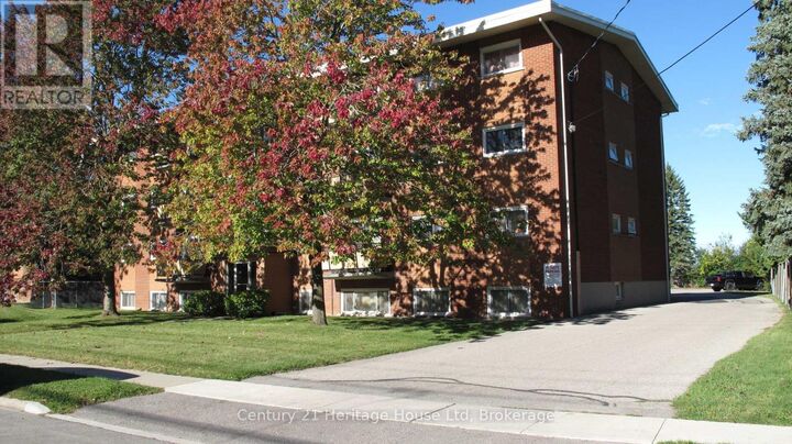 Property Photo:  16 Brant Avenue #9  ON N1E 1E7 