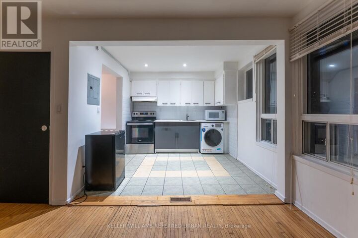Property Photo: 716 Lansdowne Avenue Upper ON M6H 3Y8