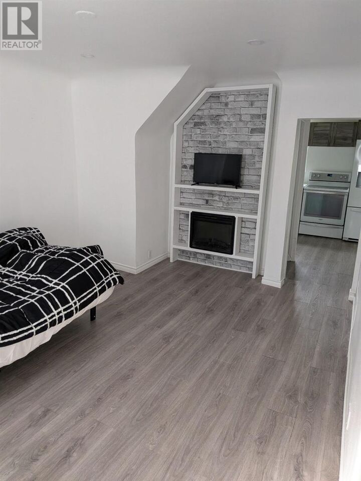 Property Photo:  441 Charles St  ON P6C 3L4 
