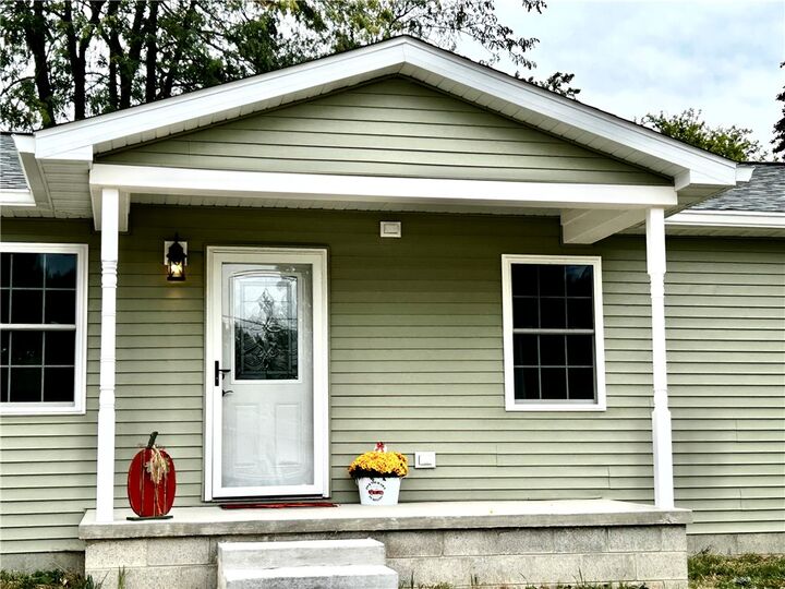 Property Photo:  314 S 10th Street  IL 62441 