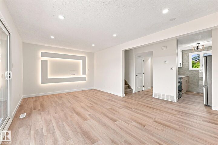 Property Photo:  18307 66 Avenue NW  AB T5T 1Z5 