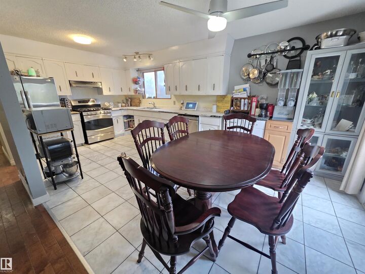 Property Photo: 53111 Rge Road 22 28 AB T7Y 2J4