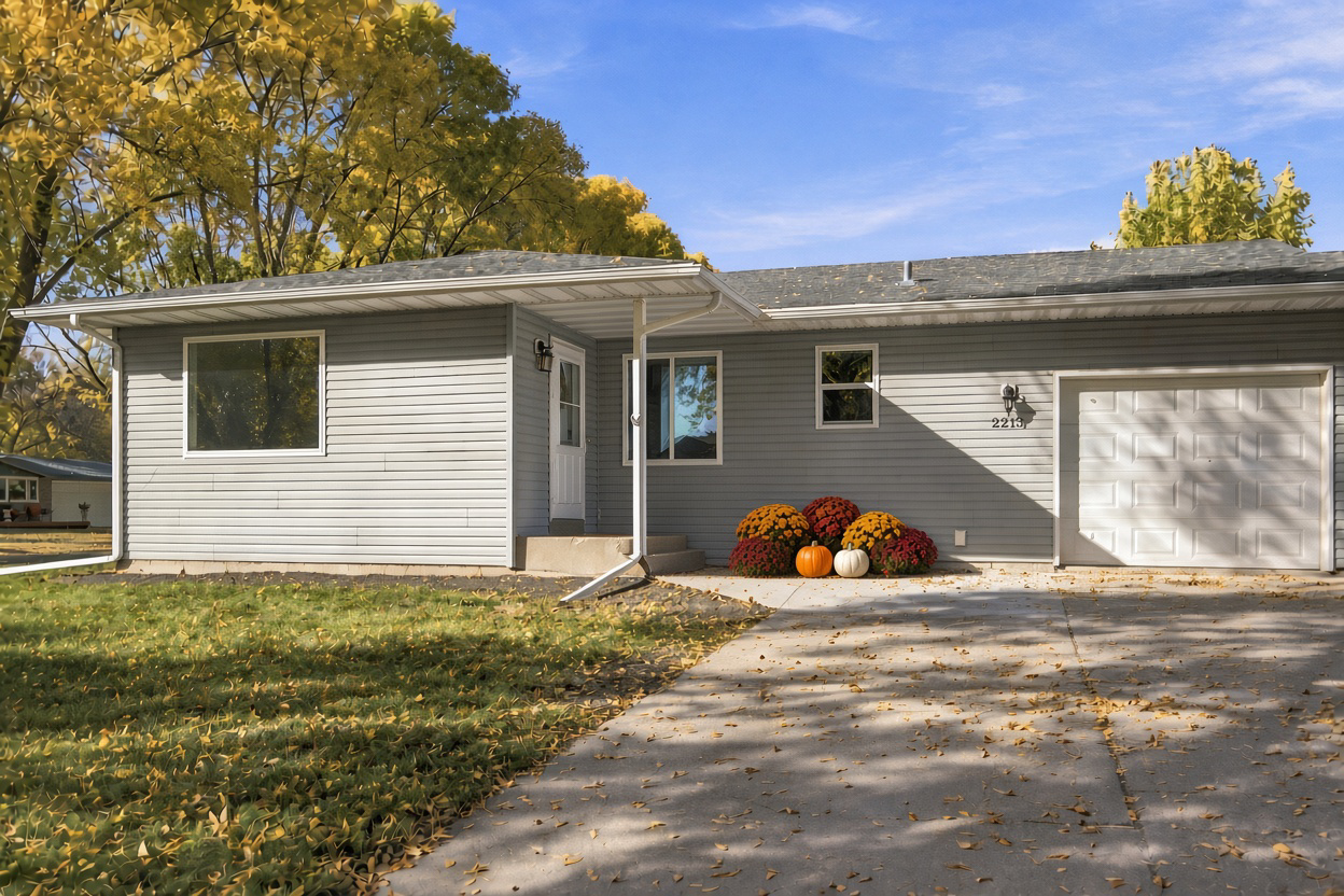 Property Photo:  2215 15th Street S  ND 58103 