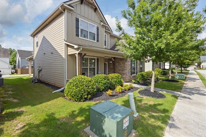 Property Photo: 4009 Glendianne Way GA 30127