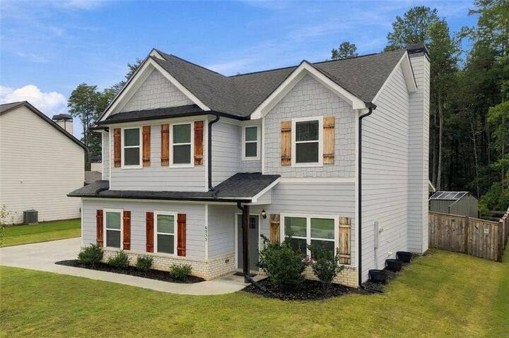 Property Photo: 6535 River Station Drive GA 30554