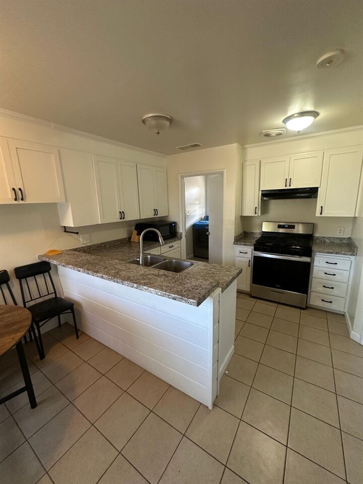 Property Photo: 507 E San Jose CA 93710