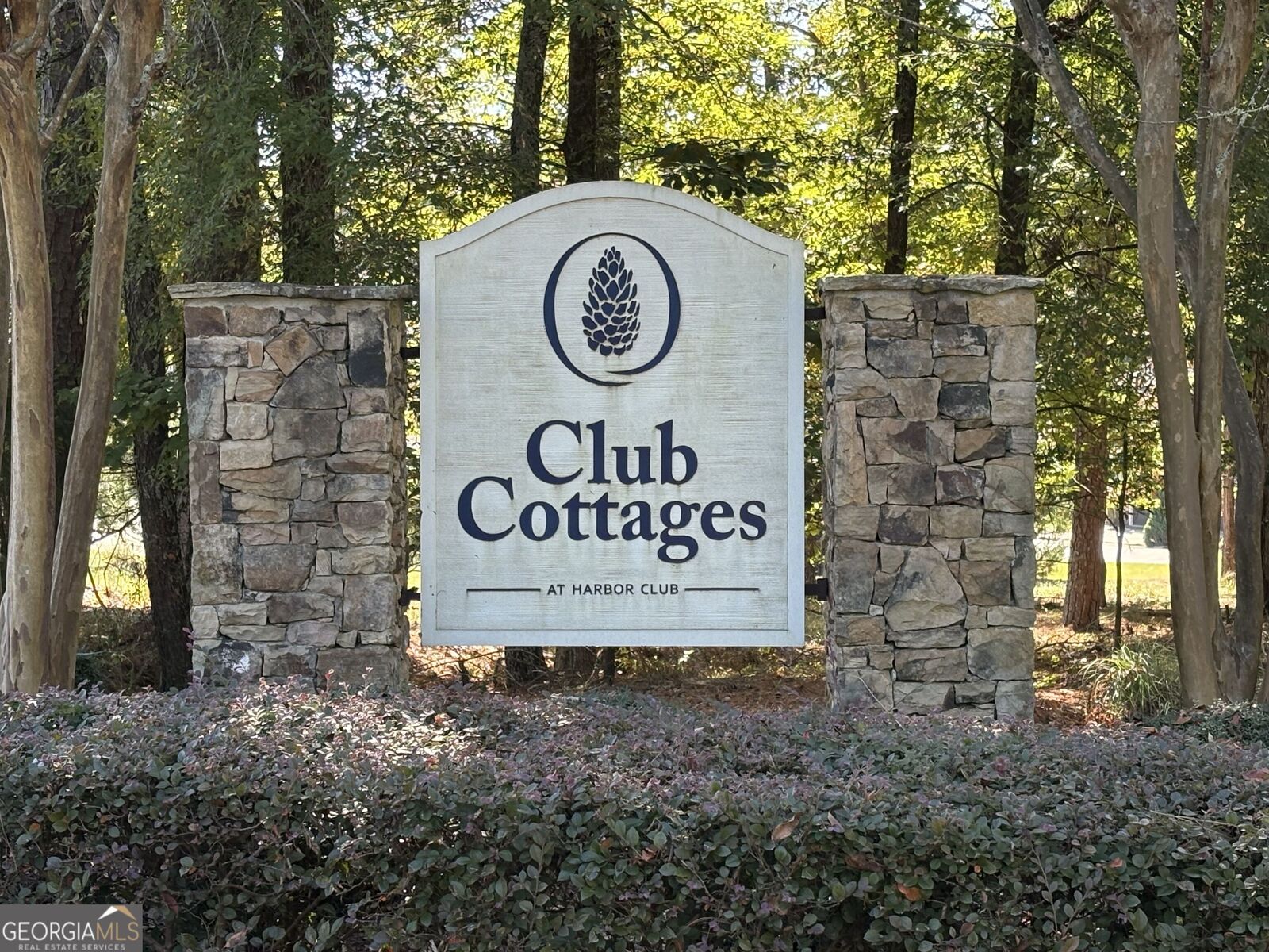 Property Photo:  1040 Mashie Drive  GA 30642 