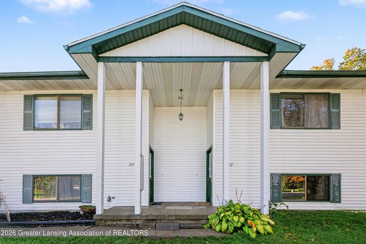 Property Photo:  102 E Dill Drive  MI 48820 