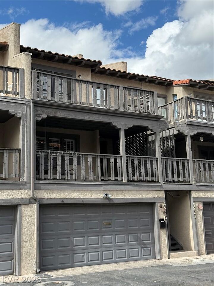 Property Photo: 4925 Calle Del Oya NV 89120