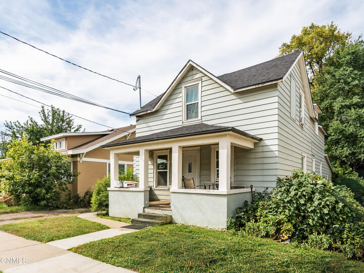 Property Photo: 604 3rd Street ND 58501