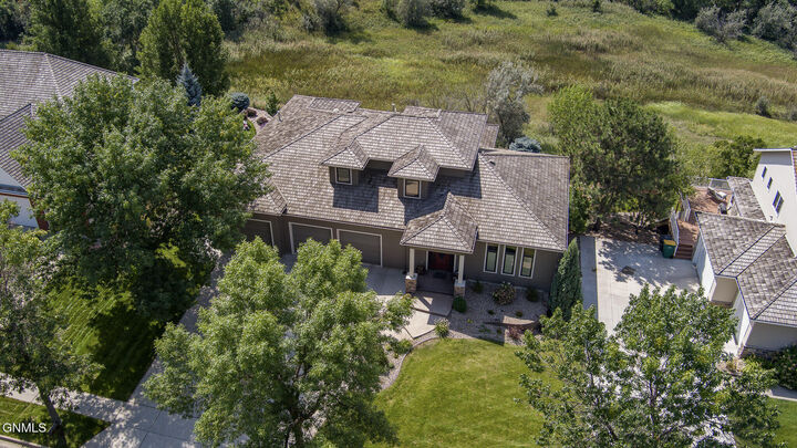 Property Photo:  3100 Morgan Circle  ND 58503 