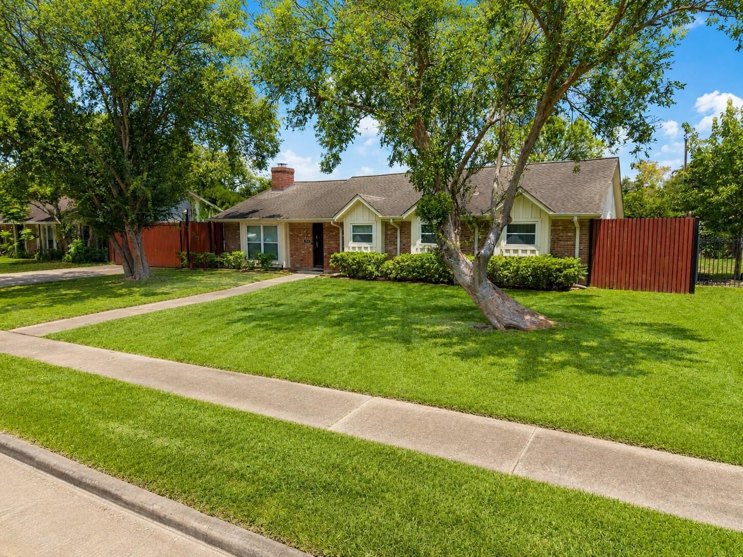 Property Photo: 7718 Hiawatha Drive TX 77036