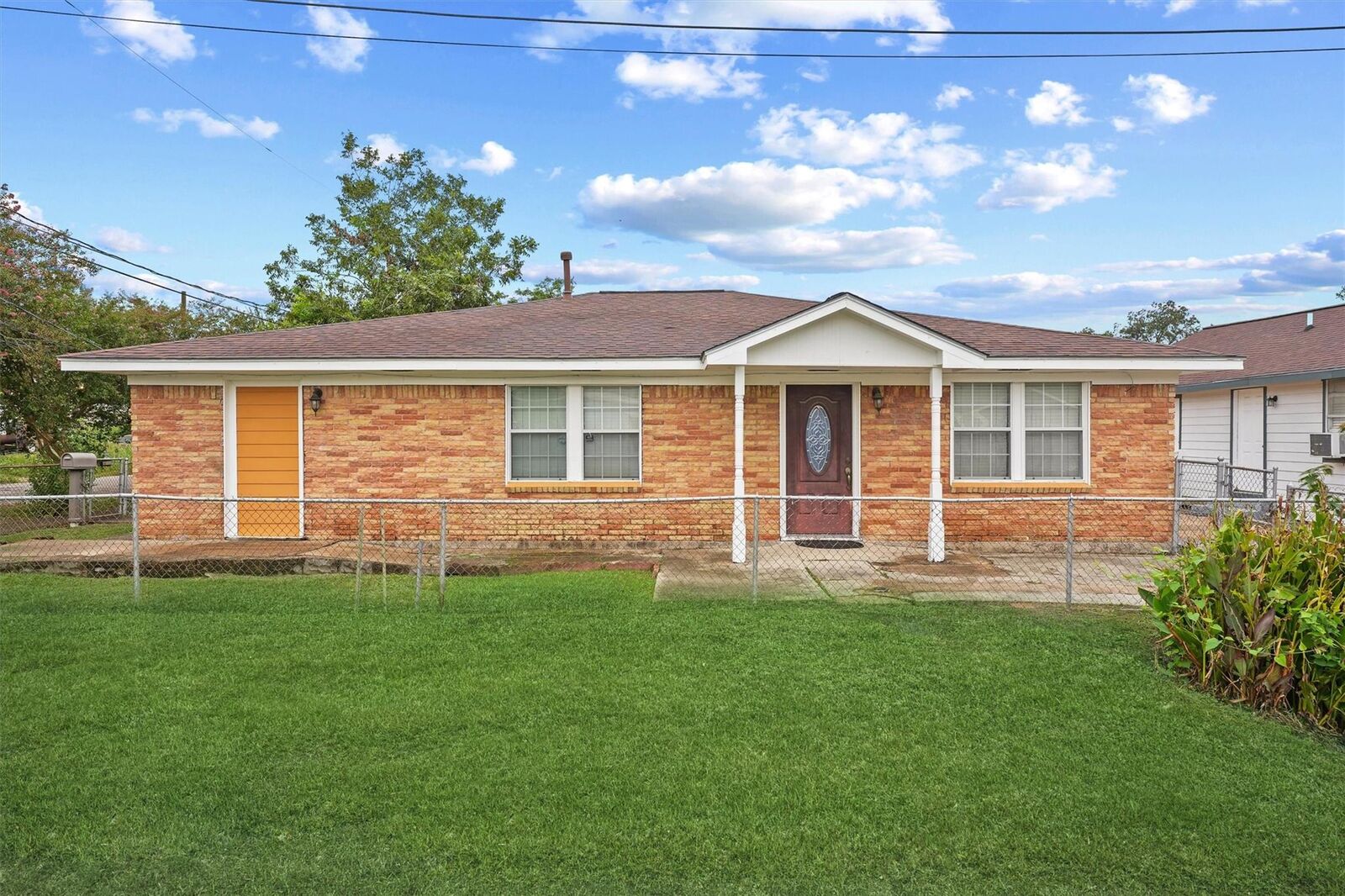 Property Photo: 4515 Salina Street TX 77026