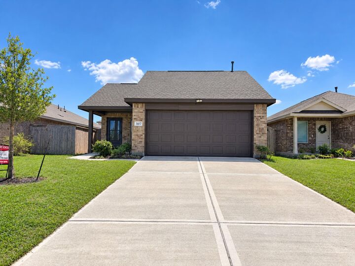 Property Photo:  3107 Savannah Rose Drive  TX 77515 