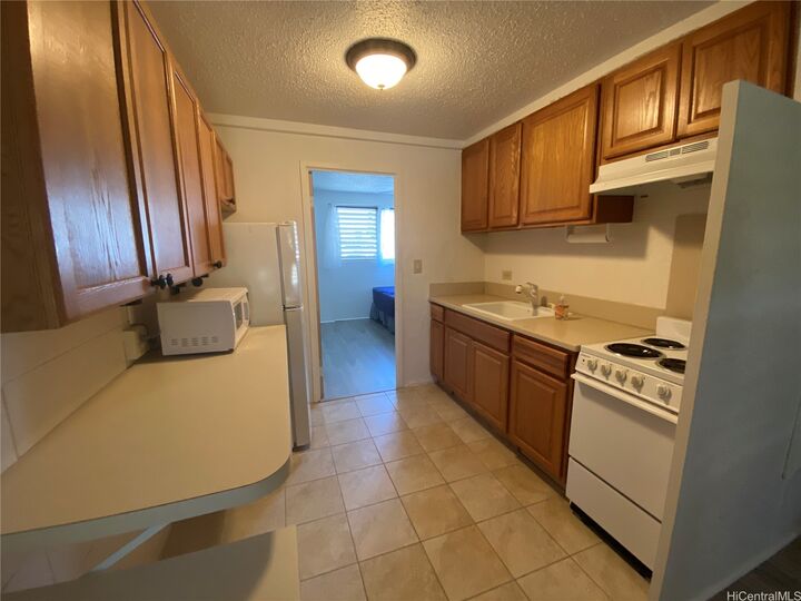 Property Photo:  1735 Dole Street 108  HI 96822 