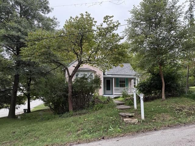 Property Photo: 6 W 12th Street MO 64152