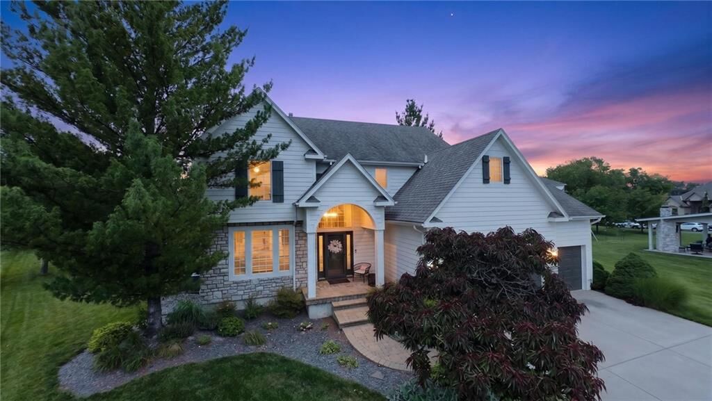 Property Photo: 2929 SW Lewis Circle MO 64081