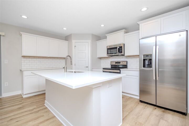 Property Photo:  755 SE Mesa Drive  IA 50263 
