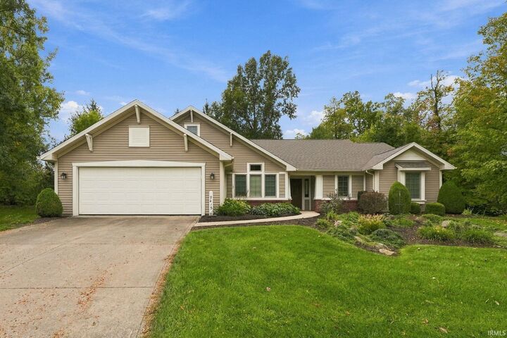 Property Photo: 9415 Craig's Cove IN 46804