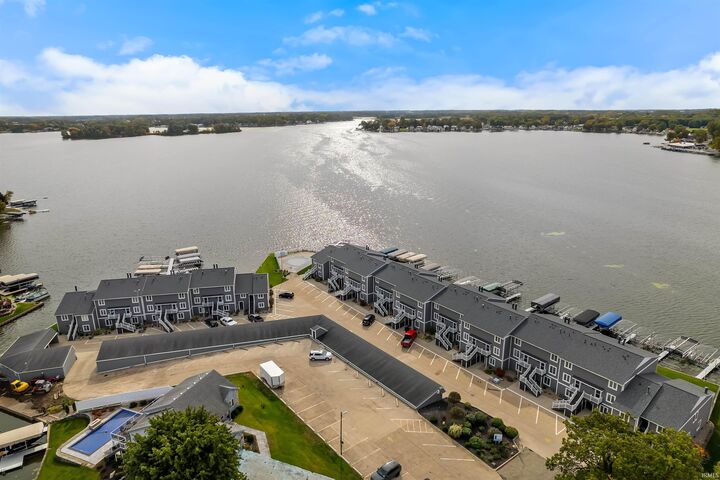 Property Photo: 1725 Colonial Drive 6 And 7 IN 46975