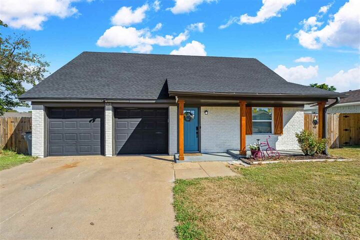 Property Photo: 1449 NW Great Plains Blvd OK 73505
