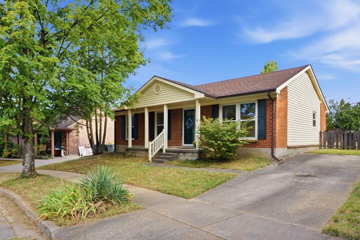 Property Photo:  3887 Dylan Place  KY 40514 