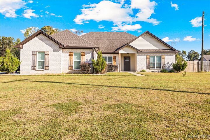 Property Photo:  459 County Road 40  AL 36022 