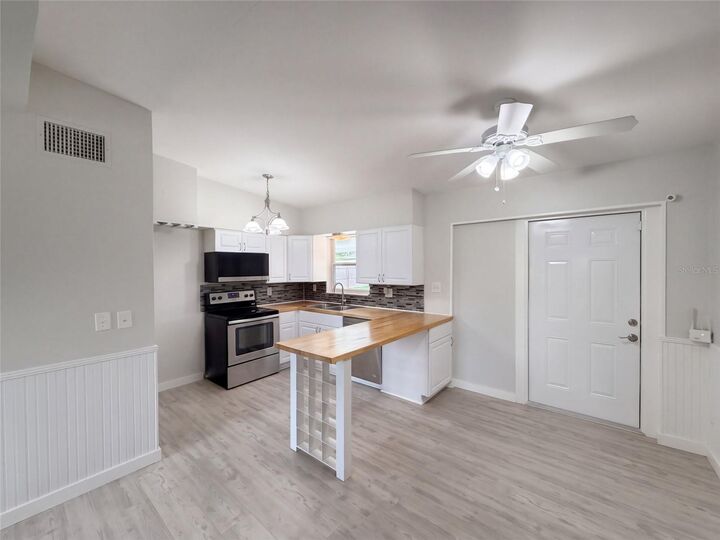 Property Photo:  1371 Jeffords Street  FL 33756 