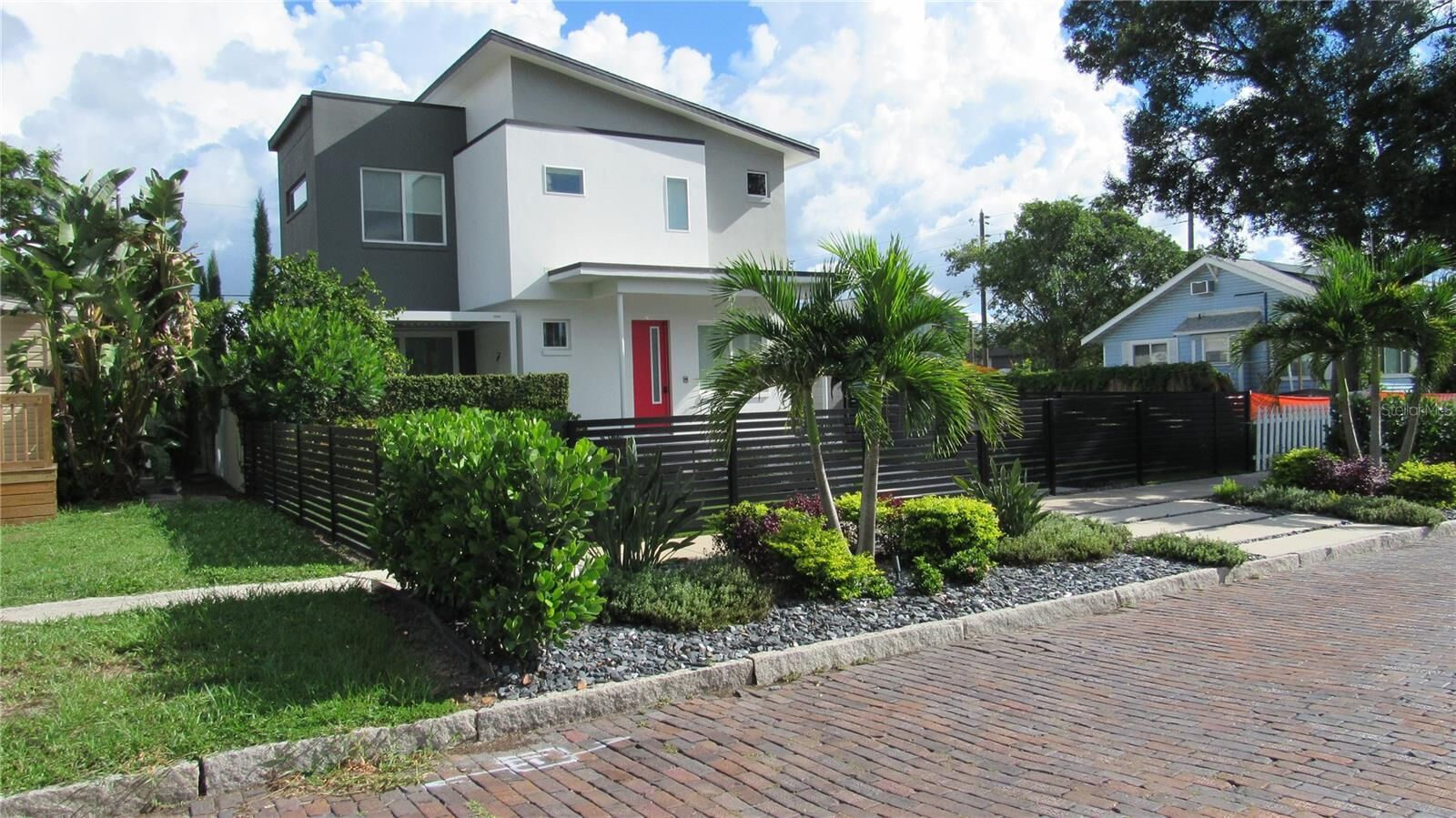 Property Photo:  2423 2nd Avenue N  FL 33713 