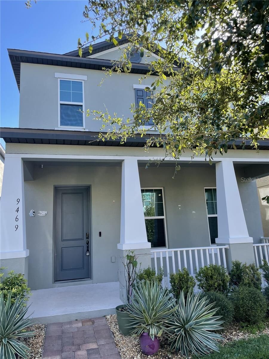 Property Photo: 9469 Meadow Hunt Way FL 34787
