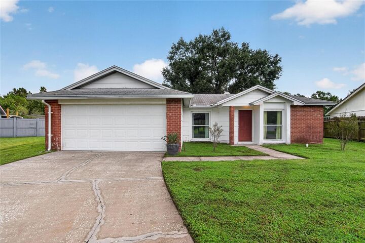 Property Photo:  629 Stillview Circle  FL 33510 