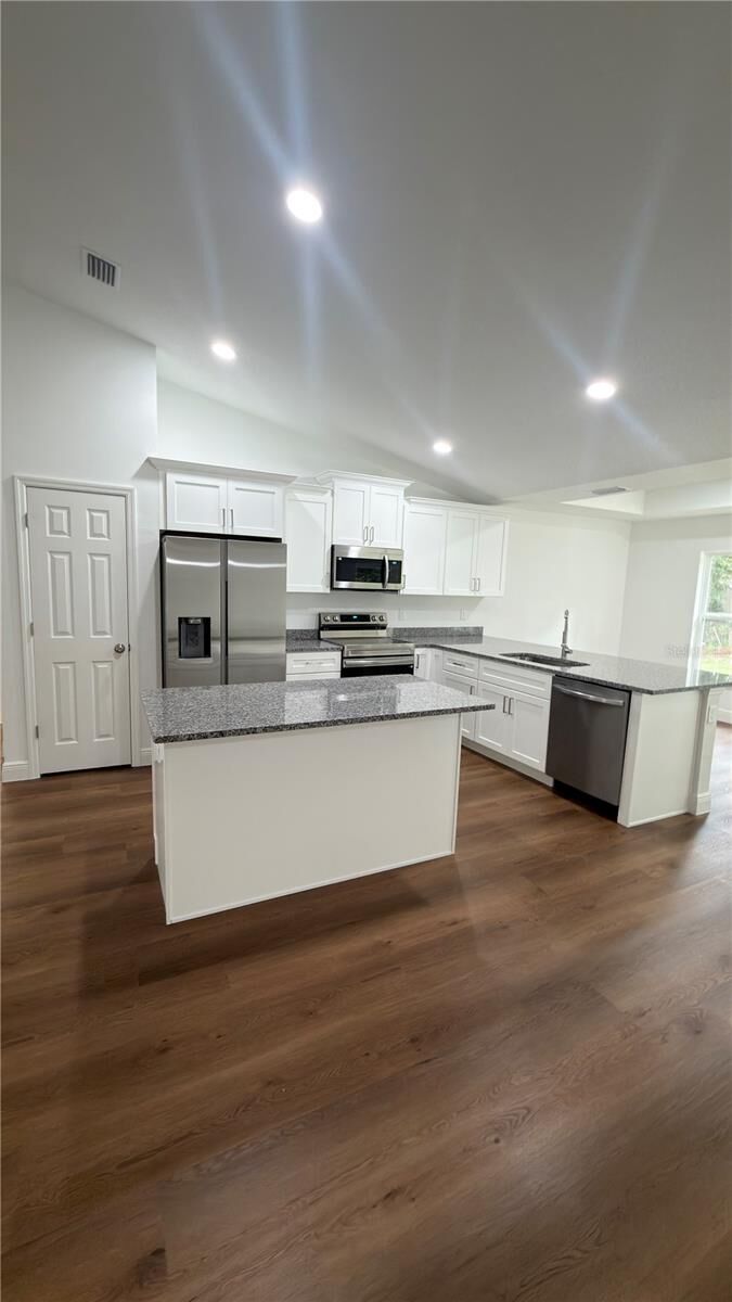 Property Photo:  15203 SE 62nd Avenue  FL 34491 