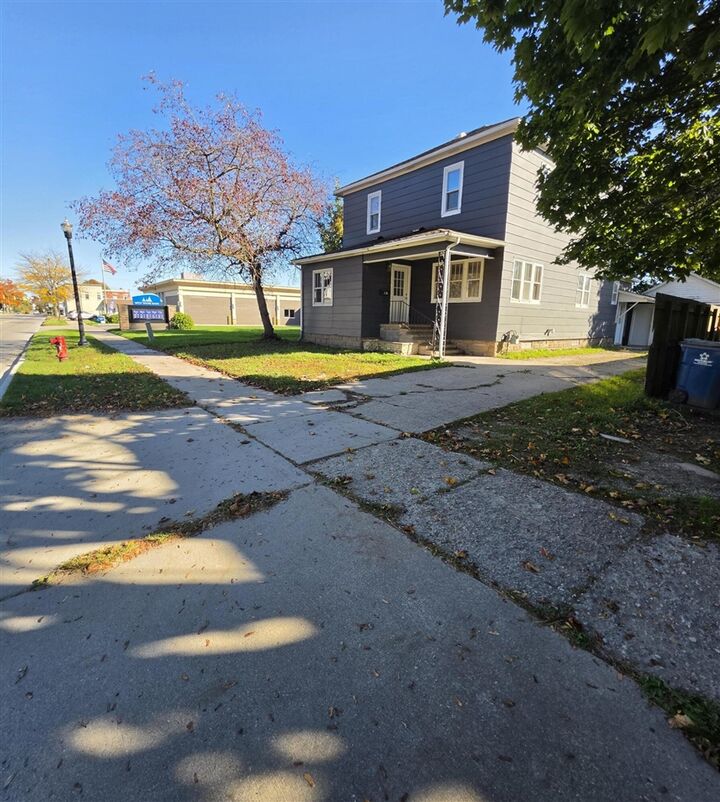 Property Photo: 113 W State Street MI 49454-1135