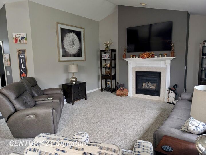 Property Photo: 4110 W Crossings Road MI 48603