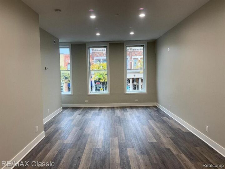 Property Photo: 109 - 2 W Grand River Avenue MI 48843 2236