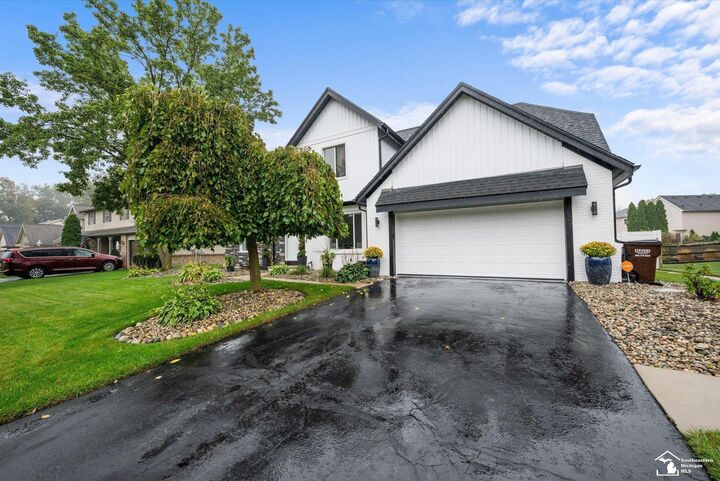 Property Photo:  3945 Meadowview Street  MI 48144 