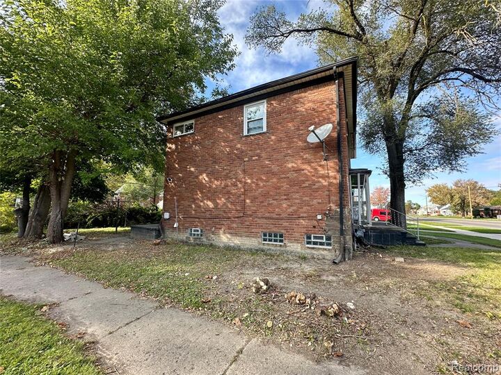 Property Photo:  8201-8209 Wyoming Avenue  MI 48204 